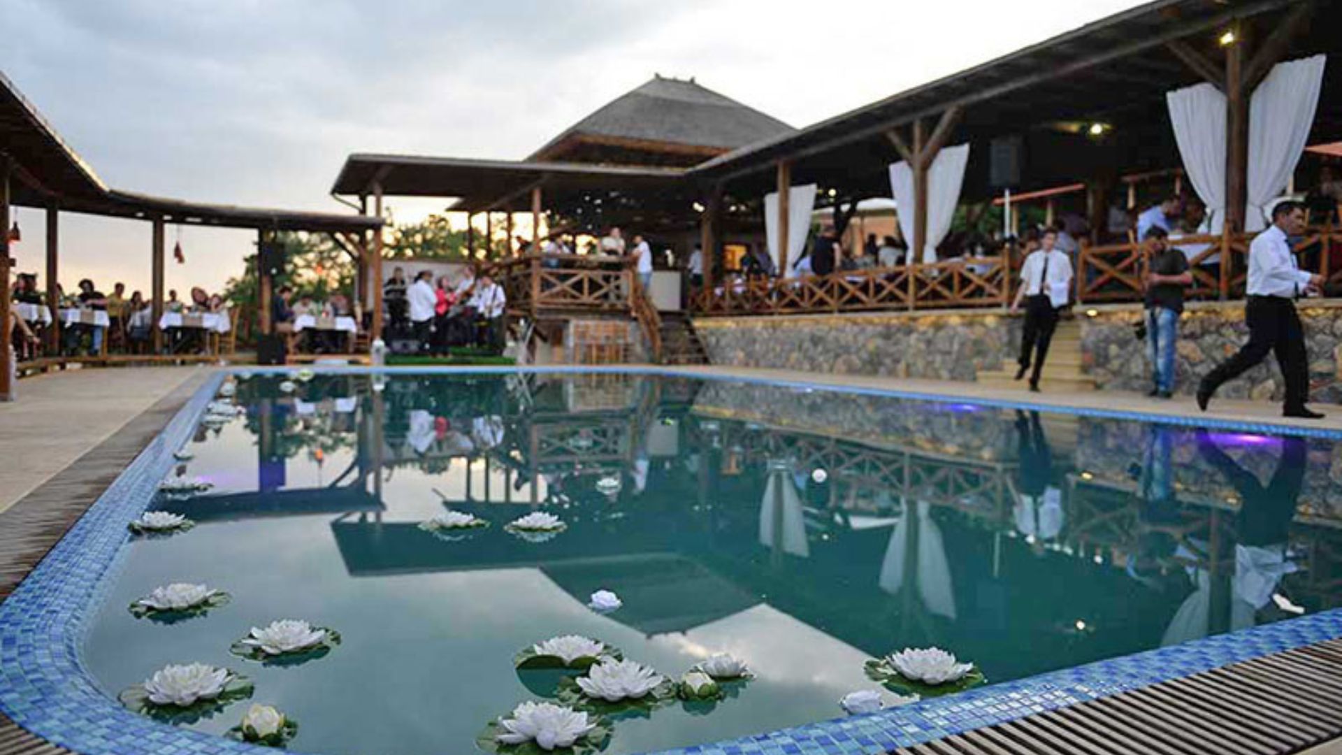 xr:d:DAFn2dMxCAk:153,j:8738505560266969606,t:23071310